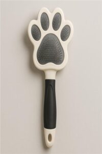 brosse à chien - salon de toilettage - patte blanche