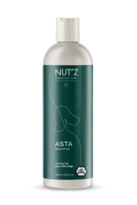 Shampoing poils longs patte blanche salon de toilettage